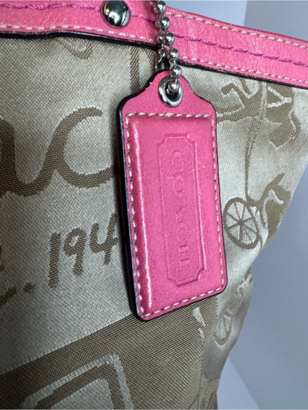 #419 Coach Signature Khaki Satin Horse & Carriage w/ Pink Leather Shoulder Tote - Picture 3 of 17